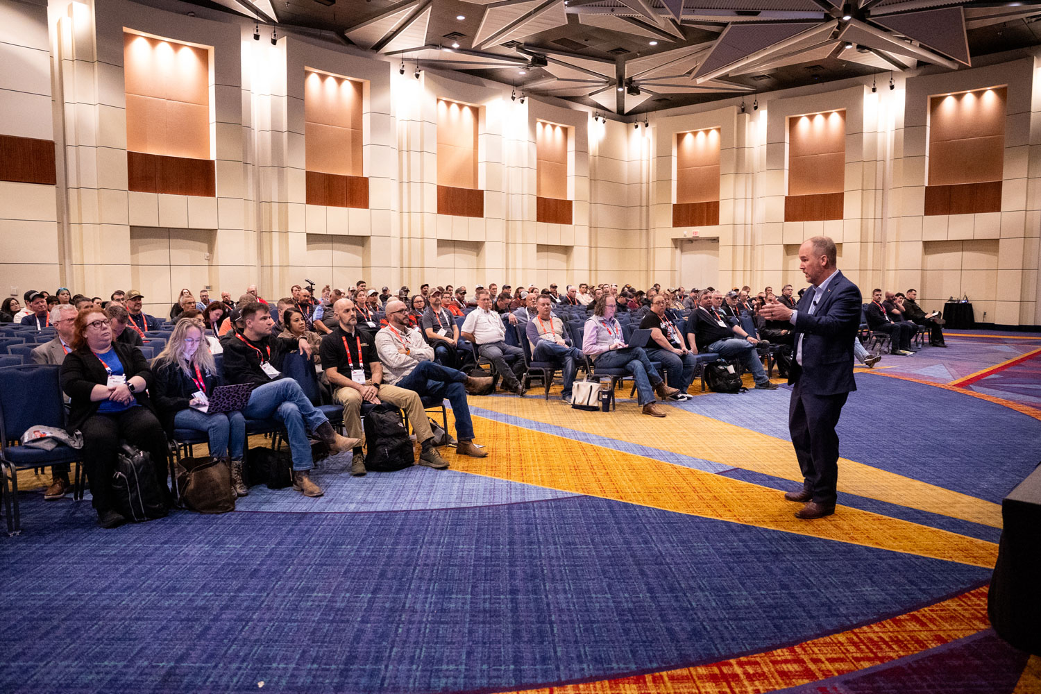 speaker presenting to large audience at Texas EMS Conference